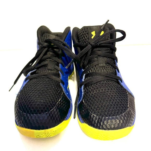 Unfer Armour Basketball - Picture 5 of 15